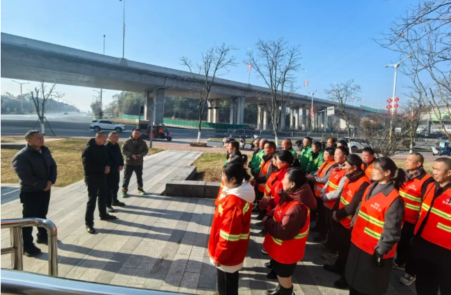 王輝德、余良光分別走訪(fǎng)慰問(wèn)一線(xiàn)干部職工并檢查安全生產(chǎn)工作